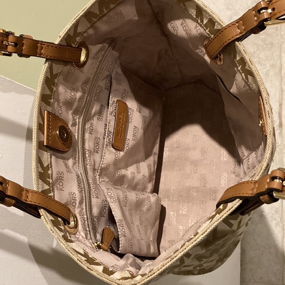 Michael Kors Tote - Picture 4 of 6